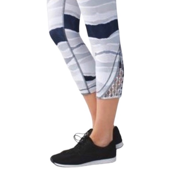 Lululemon Soulcycle Multicolor True Self Bleacher Stripe Crop Leggings, Size 0* - Picture 6 of 12